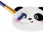 Legami - Tapis nettoyant pinceaux de maquillage - Brush it Off! - Pad pour nettoyer la brosse de maquillage, tampon en silicone pour cosmétiques avec ventouse, thème Panda